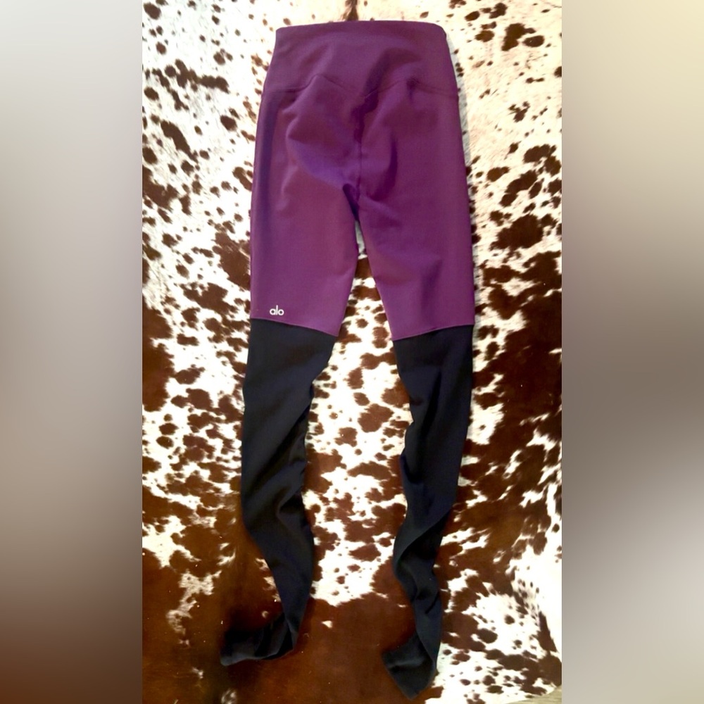 ALO Yoga high waisted Goddess Leggings Deep Plum size xxs